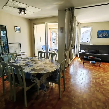 Spacieux T3 Avec Piscine Et Parking Pres Du Port - Fr-1-607-10 Apartment *