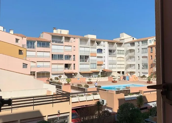 Spacieux T3 Au Centre Port, Avec Piscine, Cap D'agde - Fr-1-607-10 * Agde